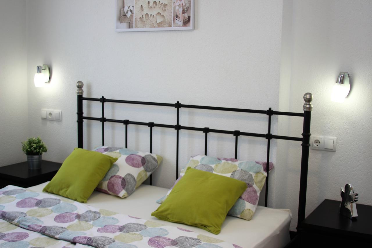 Apartments Medvid Трогир Экстерьер фото